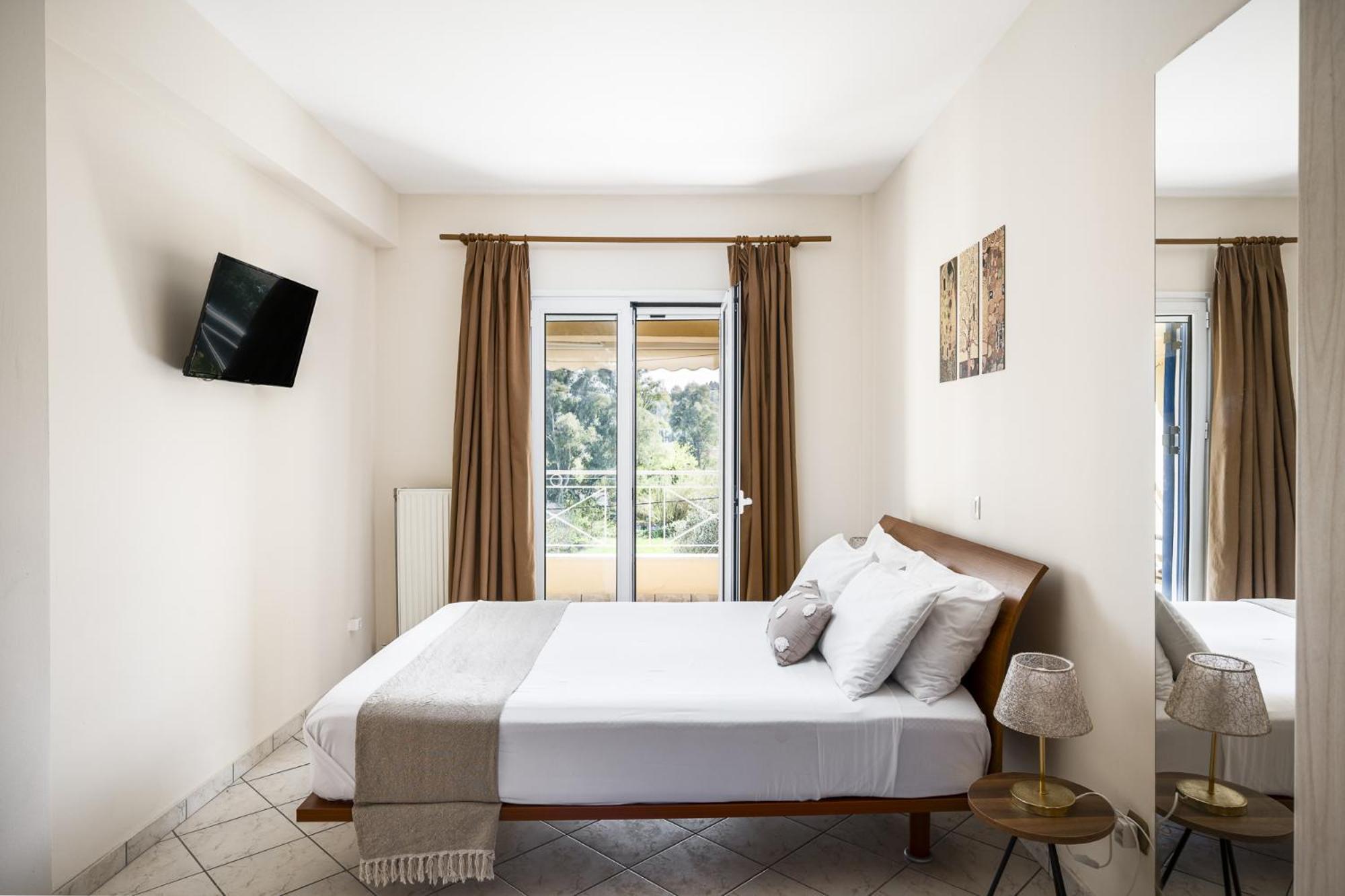 Nina With Private Plunge Pool, 5km To Corfu Town Villa *