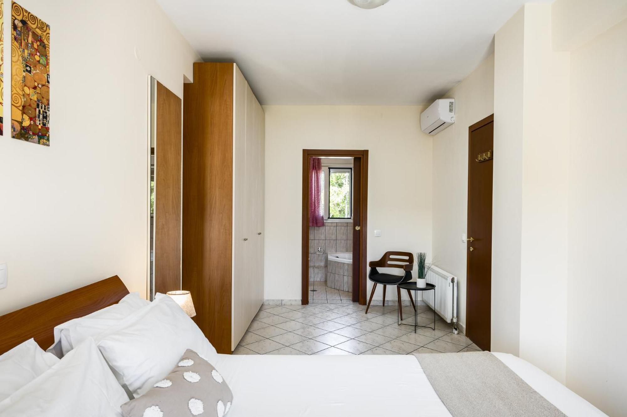 Nina With Private Plunge Pool, 5km To Corfu Town Villa